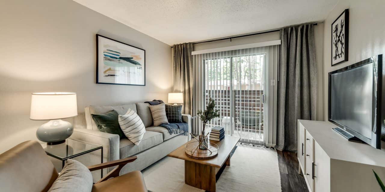 River Oaks Apartments Live BH